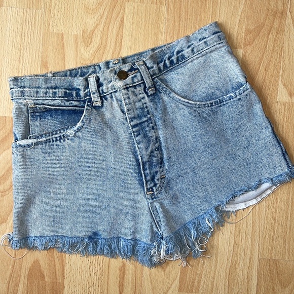 Womens vintage TNT jean shorts - size 6 - Picture 2 of 5